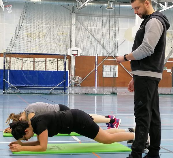 Coach à Rennes pour sport en entreprise (anti stress, bien-être, cohésion...) Coach à Rennes pour sport en entreprise (anti stress, bien-être, cohésion...)